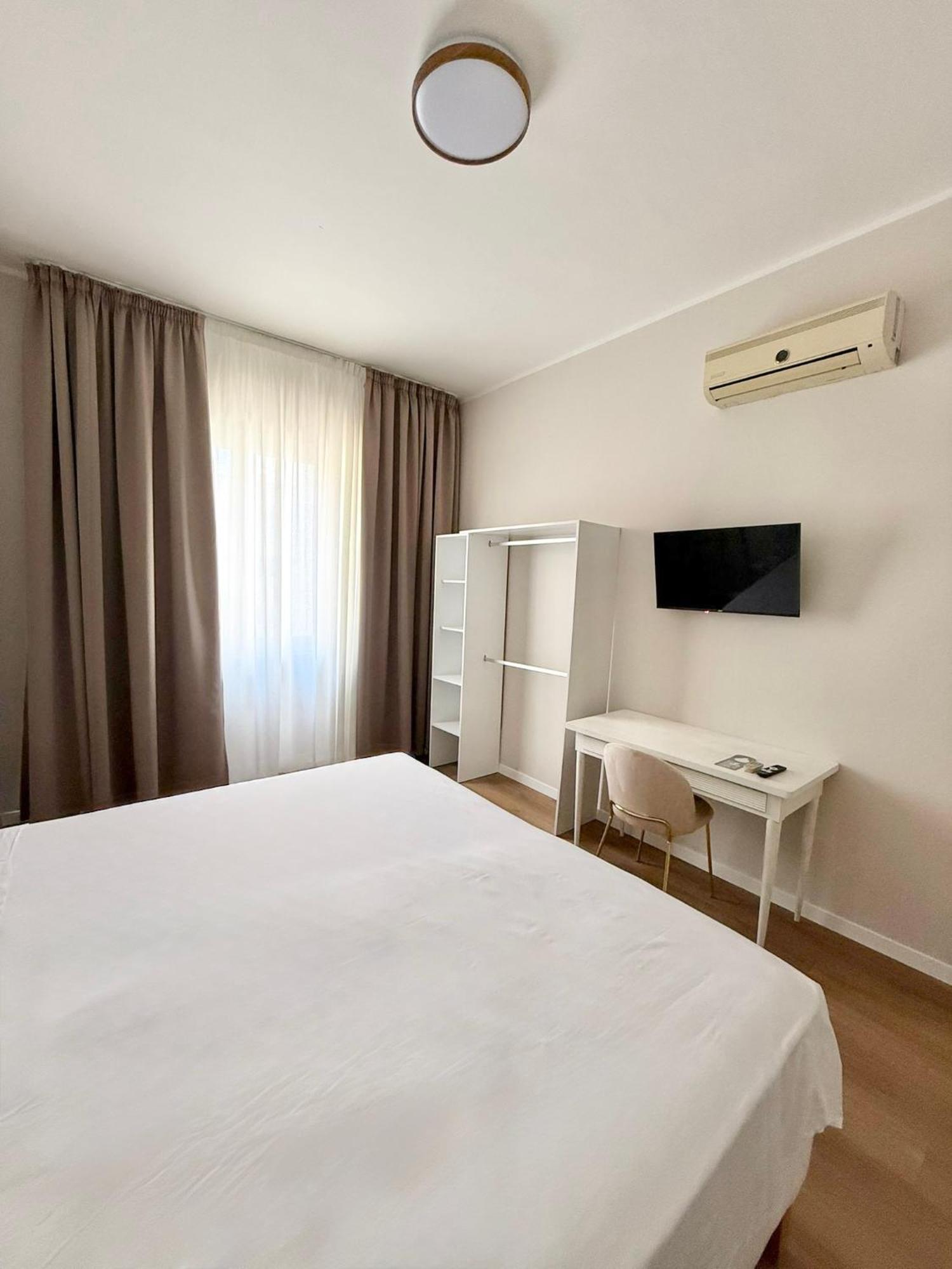 Double Room Private Bathroom