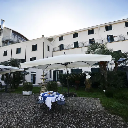 Hotel Villa d'Amato-3
